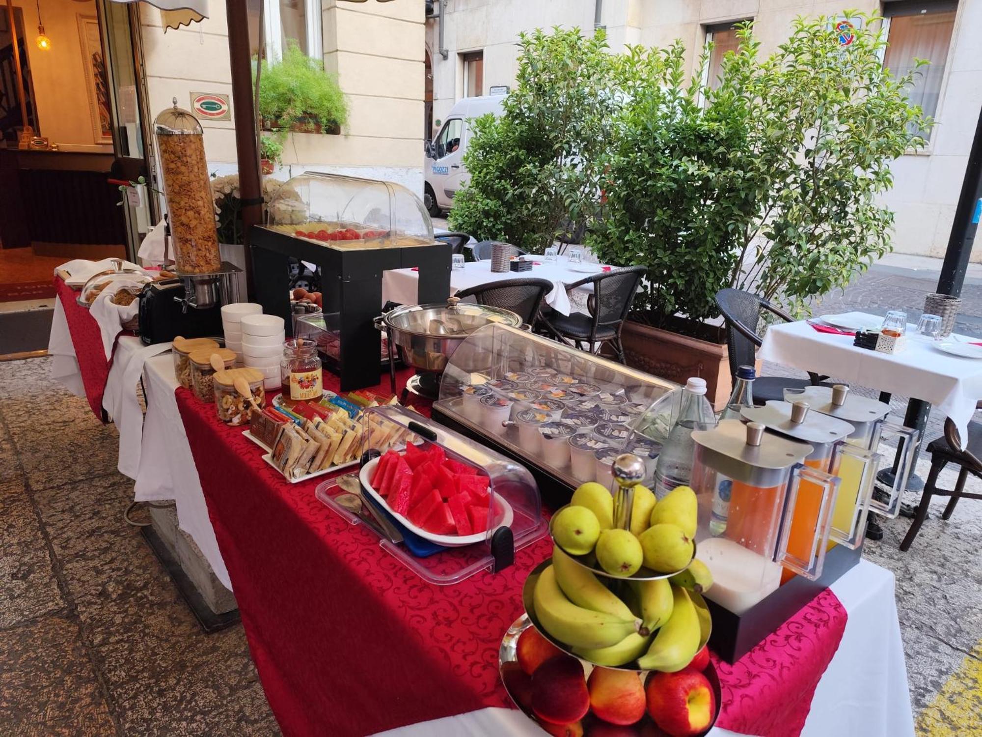 Hotel Torcolo Residenze del Cuore Verona Esterno foto